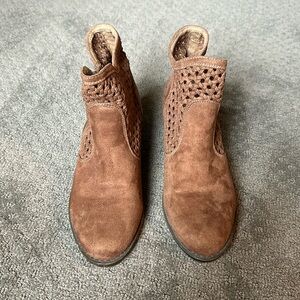 Women’s Mudd Ankle Boots Size 8